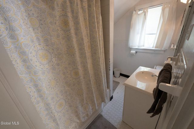 20 Chester Court, Brunswick, NY 12182