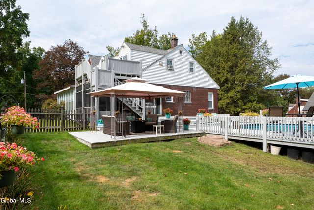 20 Chester Court, Brunswick, NY 12182