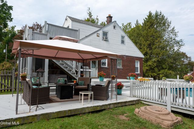 20 Chester Court, Brunswick, NY 12182