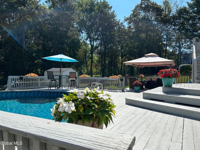 20 Chester Court, Brunswick, NY 12182