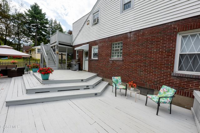 20 Chester Court, Brunswick, NY 12182