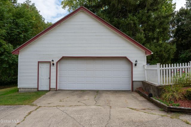 20 Chester Court, Brunswick, NY 12182