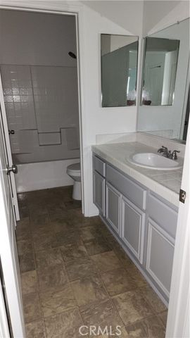 950 Tucson Court, San Jacinto, CA 92583