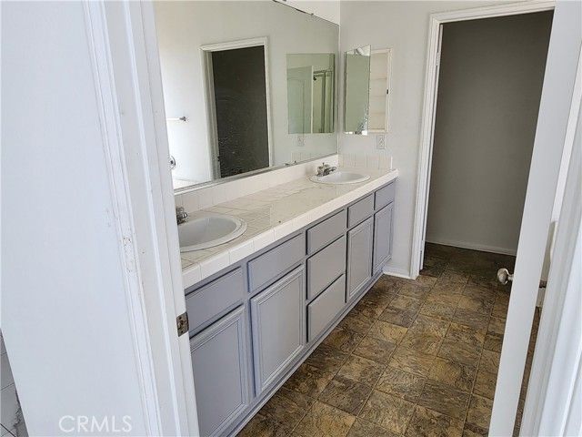 950 Tucson Court, San Jacinto, CA 92583