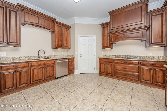 5851 Old Spanish Trail, Ocean Springs, MS 39564