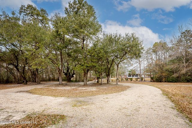 5851 Old Spanish Trail, Ocean Springs, MS 39564