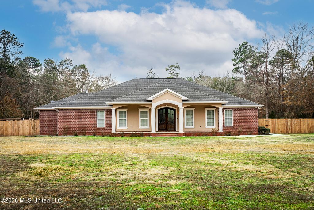 5851 Old Spanish Trail, Ocean Springs, MS 39564