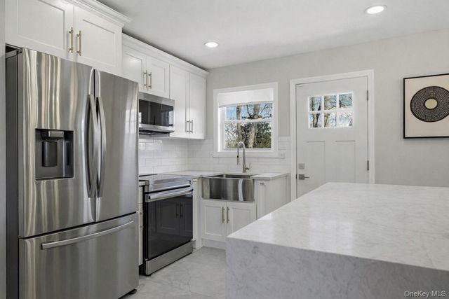 2903 Sipp Avenue, Medford, NY 11763
