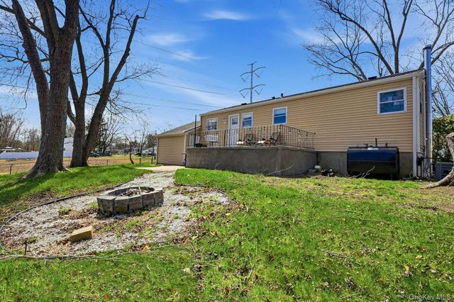 2903 Sipp Avenue, Medford, NY 11763