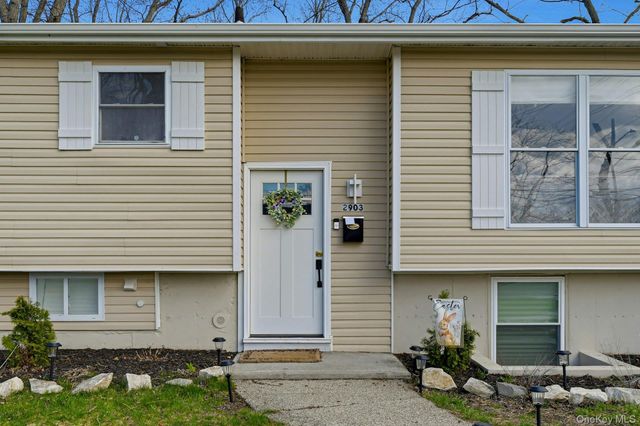 2903 Sipp Avenue, Medford, NY 11763