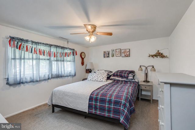 211 FAIRMOUNT AVE, Blackwood, NJ 08012