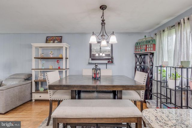 211 FAIRMOUNT AVE, Blackwood, NJ 08012