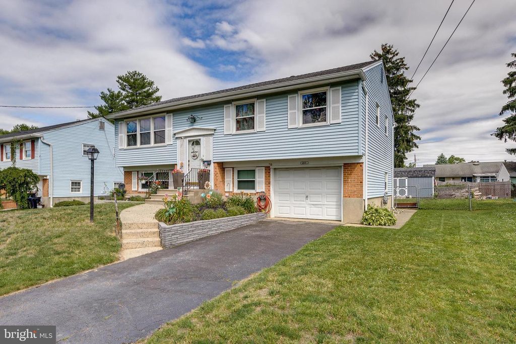 211 FAIRMOUNT AVE, Blackwood, NJ 08012