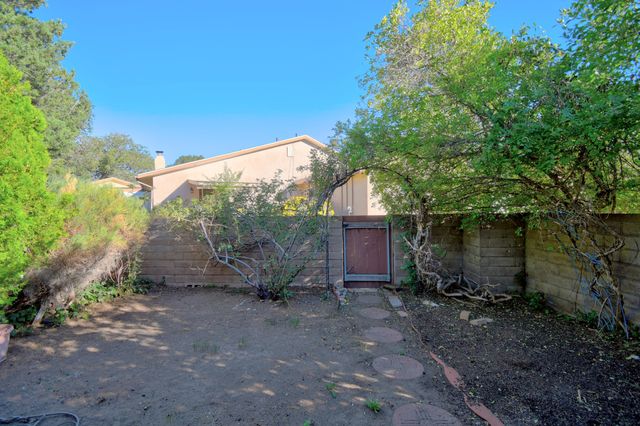 845 LLAVE Lane NE, Albuquerque, NM 87122
