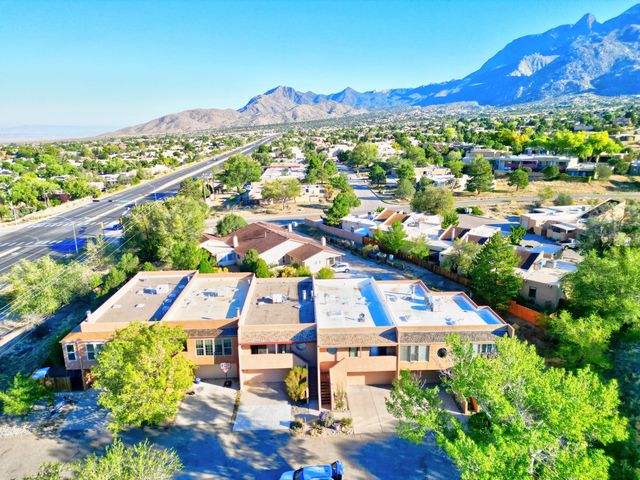 845 LLAVE Lane NE, Albuquerque, NM 87122