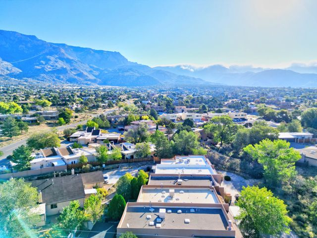 845 LLAVE Lane NE, Albuquerque, NM 87122