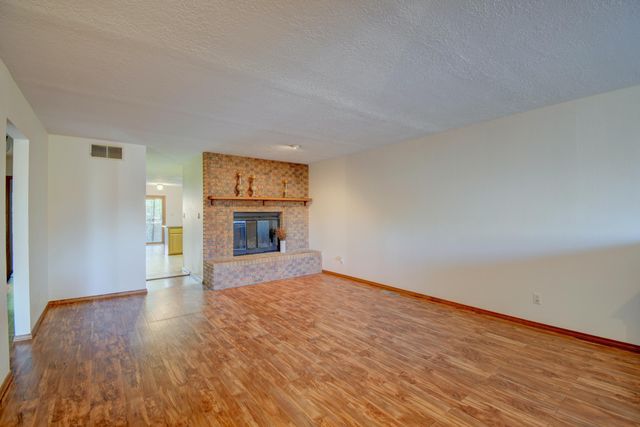 845 LLAVE Lane NE, Albuquerque, NM 87122
