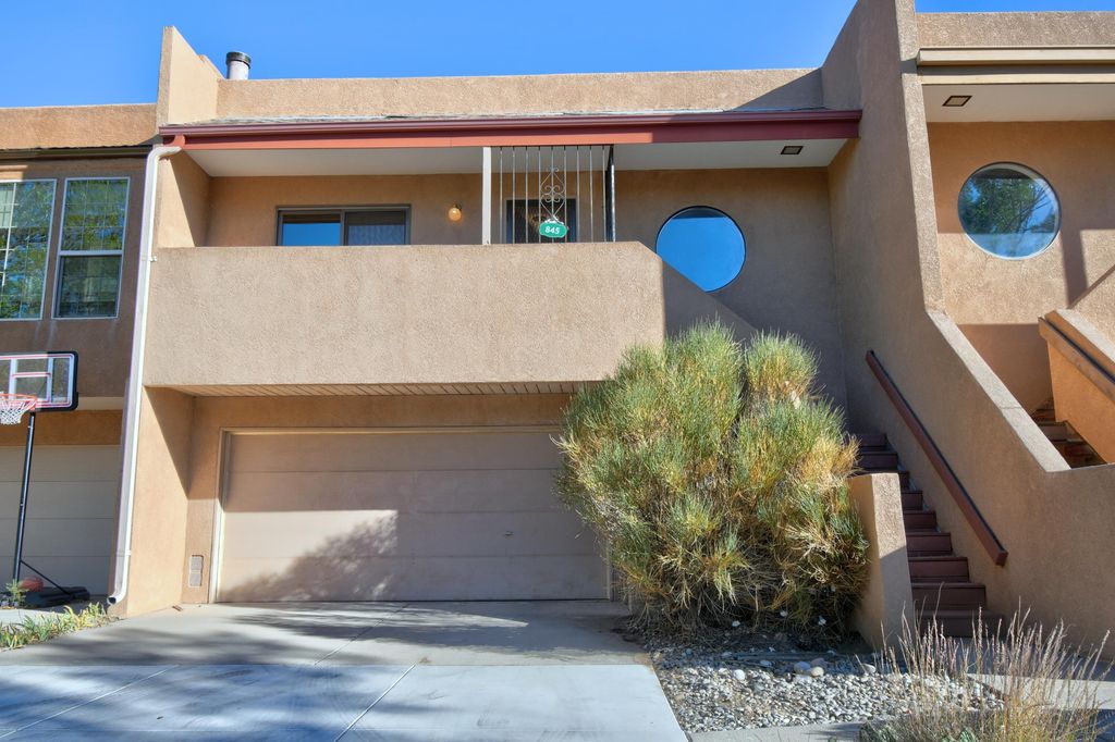 845 LLAVE Lane NE, Albuquerque, NM 87122