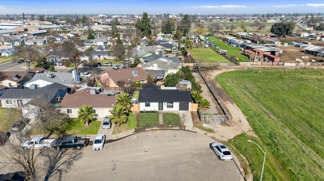 43 Skylark St, Merced, CA 95341