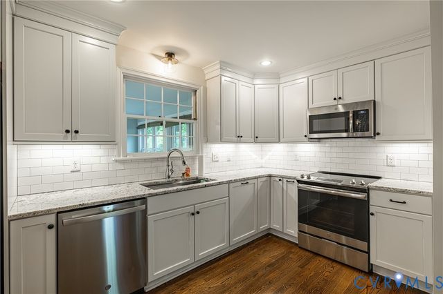 9317 Skyview Dr, Henrico, VA 23229