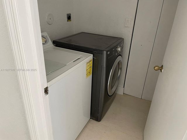 15964 SW 139th St, Miami, FL 33196