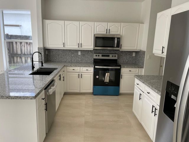 15964 SW 139th St, Miami, FL 33196