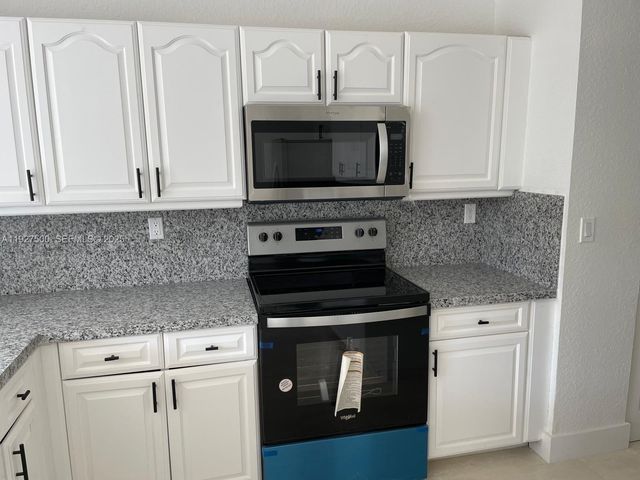 15964 SW 139th St, Miami, FL 33196