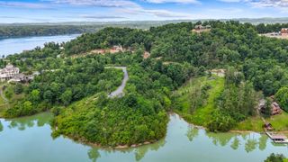27 Stone Shore Way, Dandridge, TN 37725
