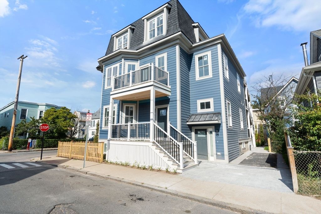 35 Richardson St 3, Somerville, MA 02145