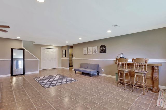 8245 E Old Mill Ct, Wichita, KS 67226