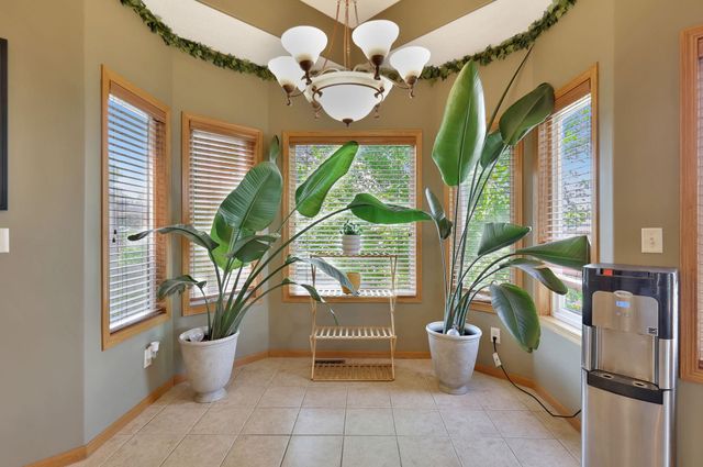 8245 E Old Mill Ct, Wichita, KS 67226