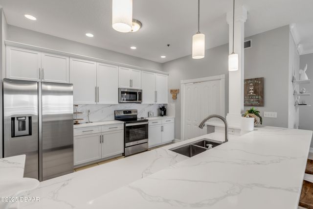 423 S Atlantic Ave Apt 101, New Smyrna Beach, FL 32169