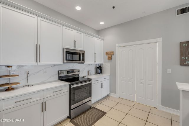 423 S Atlantic Ave Apt 101, New Smyrna Beach, FL 32169