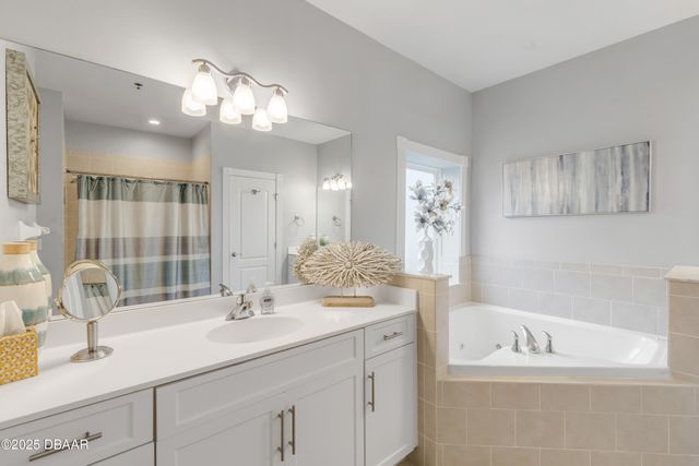 423 S Atlantic Ave Apt 101, New Smyrna Beach, FL 32169
