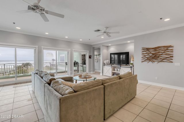 423 S Atlantic Ave Apt 101, New Smyrna Beach, FL 32169