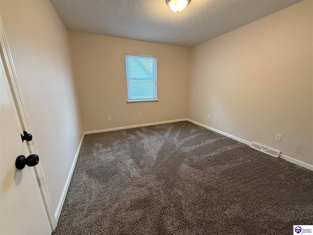 2574 Vonoa Drive, Radcliff, KY 40160