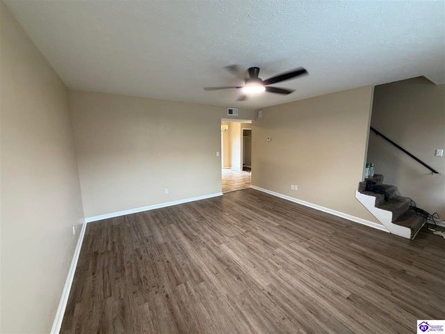 2574 Vonoa Drive, Radcliff, KY 40160