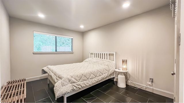 1106 Kipp Avenue, Kemah, TX 77565