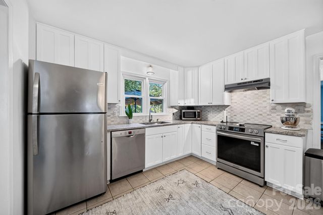1309 Worcaster Place, Charlotte, NC 28211