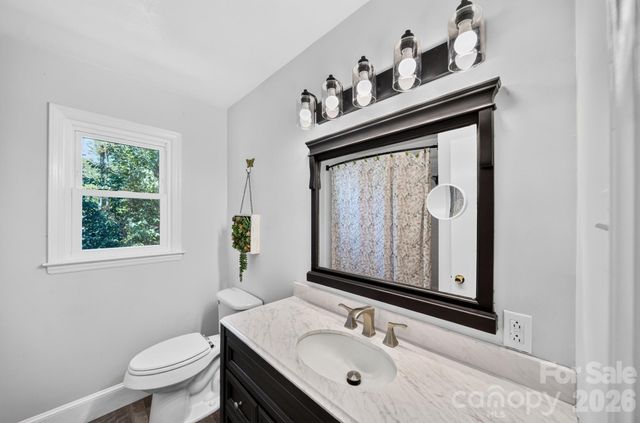 1309 Worcaster Place, Charlotte, NC 28211
