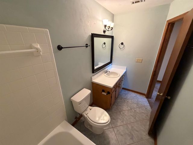 3207 Shamrock Street E., Apt. 33, Tallahassee, FL 32309