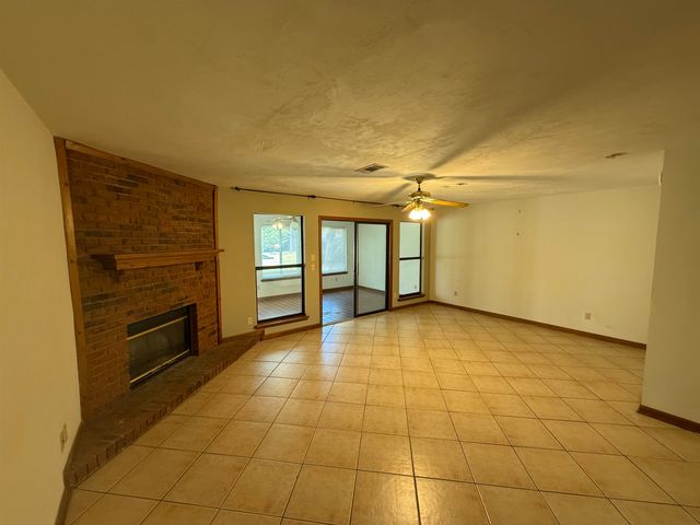 3207 Shamrock Street E., Apt. 33, Tallahassee, FL 32309