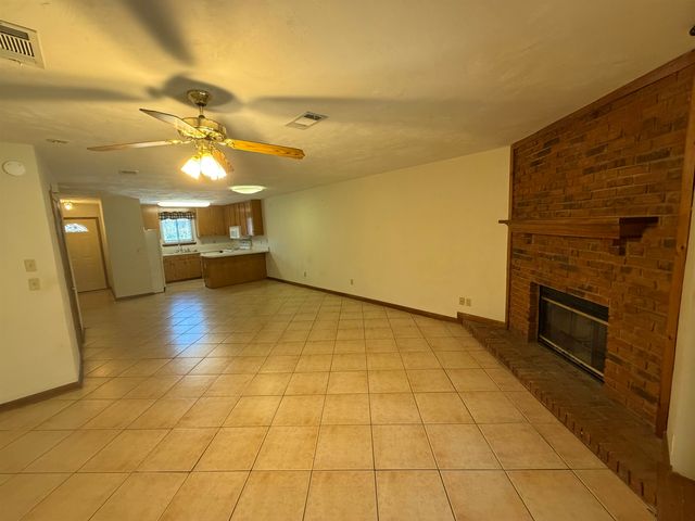 3207 Shamrock Street E., Apt. 33, Tallahassee, FL 32309