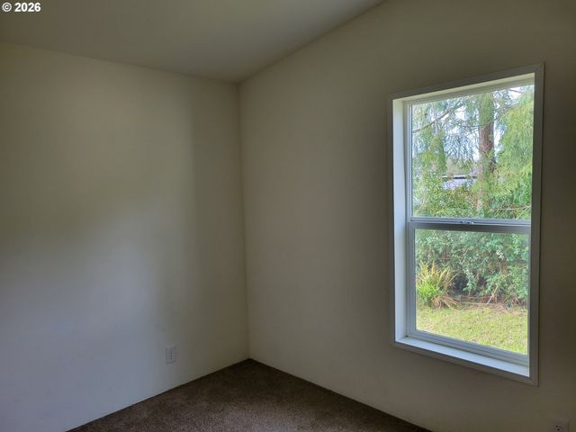 303 13TH St Sw, Bandon, OR 97411