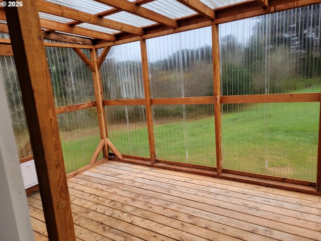303 13TH St Sw, Bandon, OR 97411