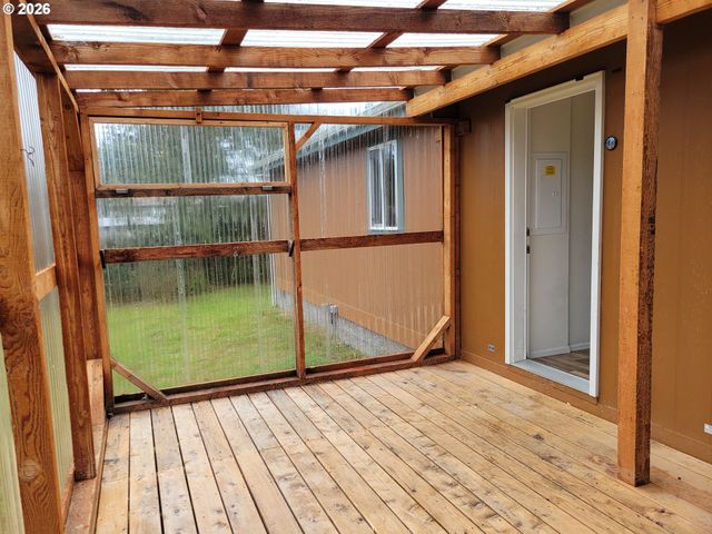 303 13TH St Sw, Bandon, OR 97411