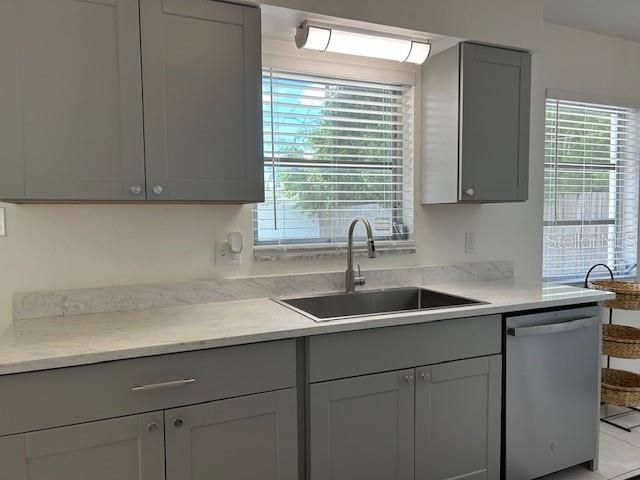 11324 87TH AVENUE, Seminole, FL 33772