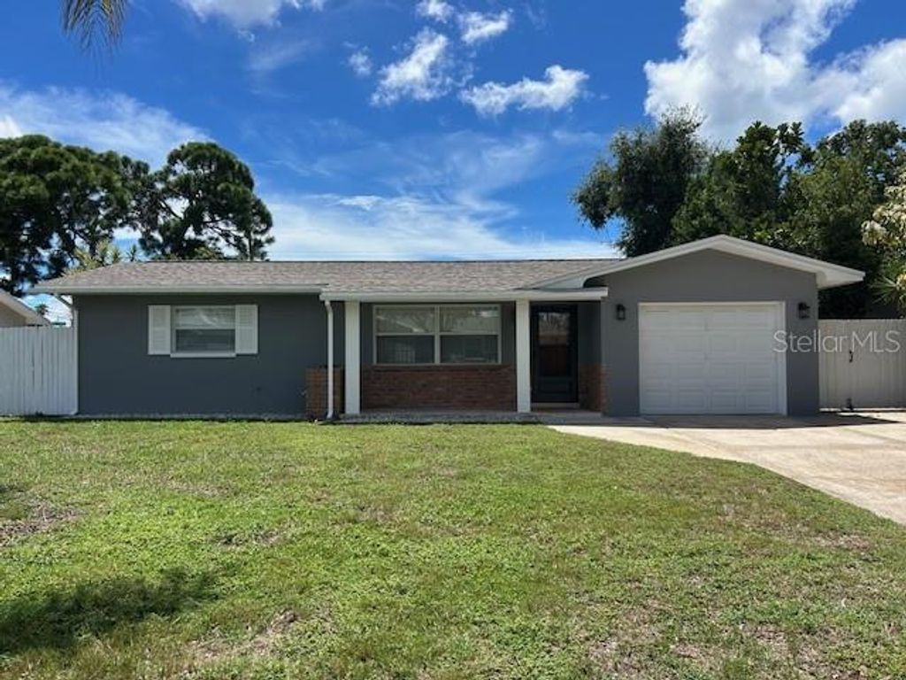11324 87TH AVENUE, Seminole, FL 33772