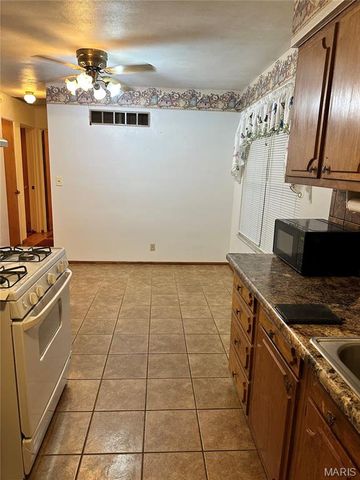 1108 State Street, Collinsville, IL 62234