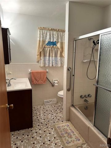 1108 State Street, Collinsville, IL 62234